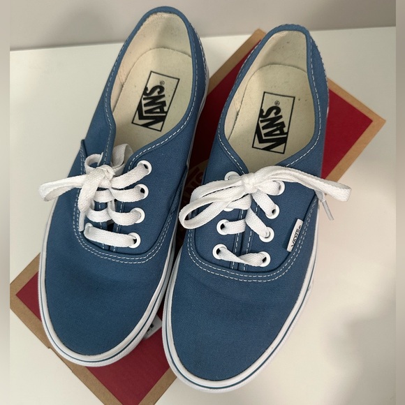 VANS Men’s Authentic Shoe Navy blue/True white | unisex Excellent condition - Picture 3 of 10
